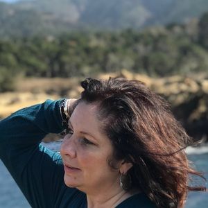 Meet your Posher, Eelizabeth